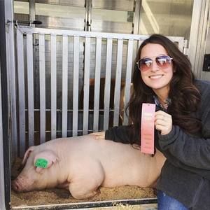 Meet your Posher, Caroline